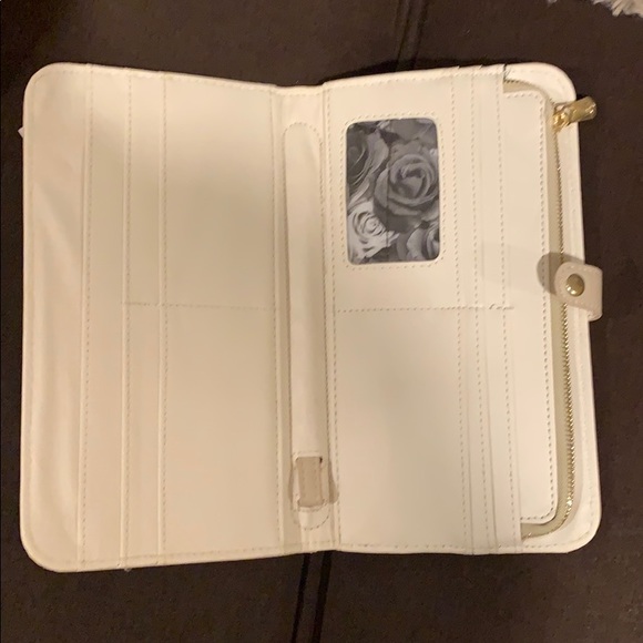 Adrienne Vittadini Wallet - Picture 3 of 4